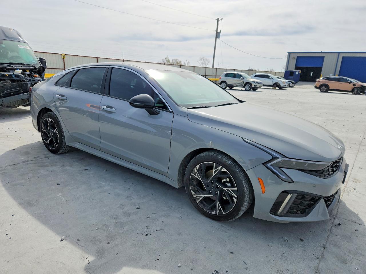 2025 KIA K5 photo 4
