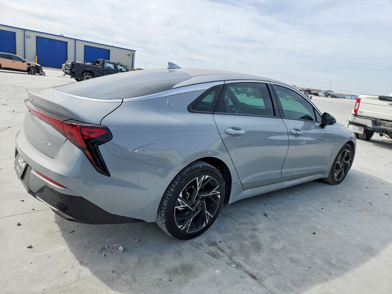 2025 KIA K5 photo 3