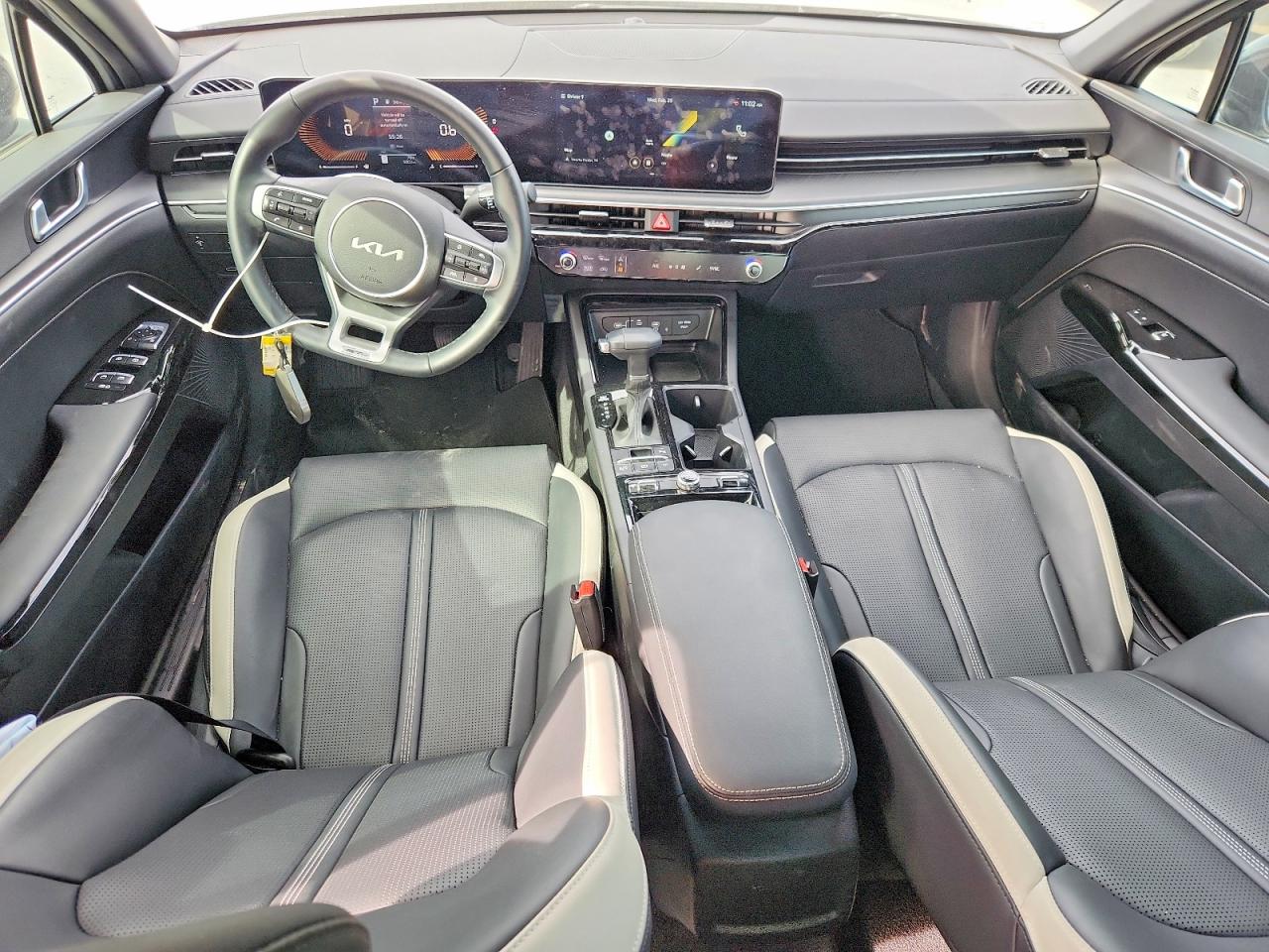 2025 KIA K5 photo 8