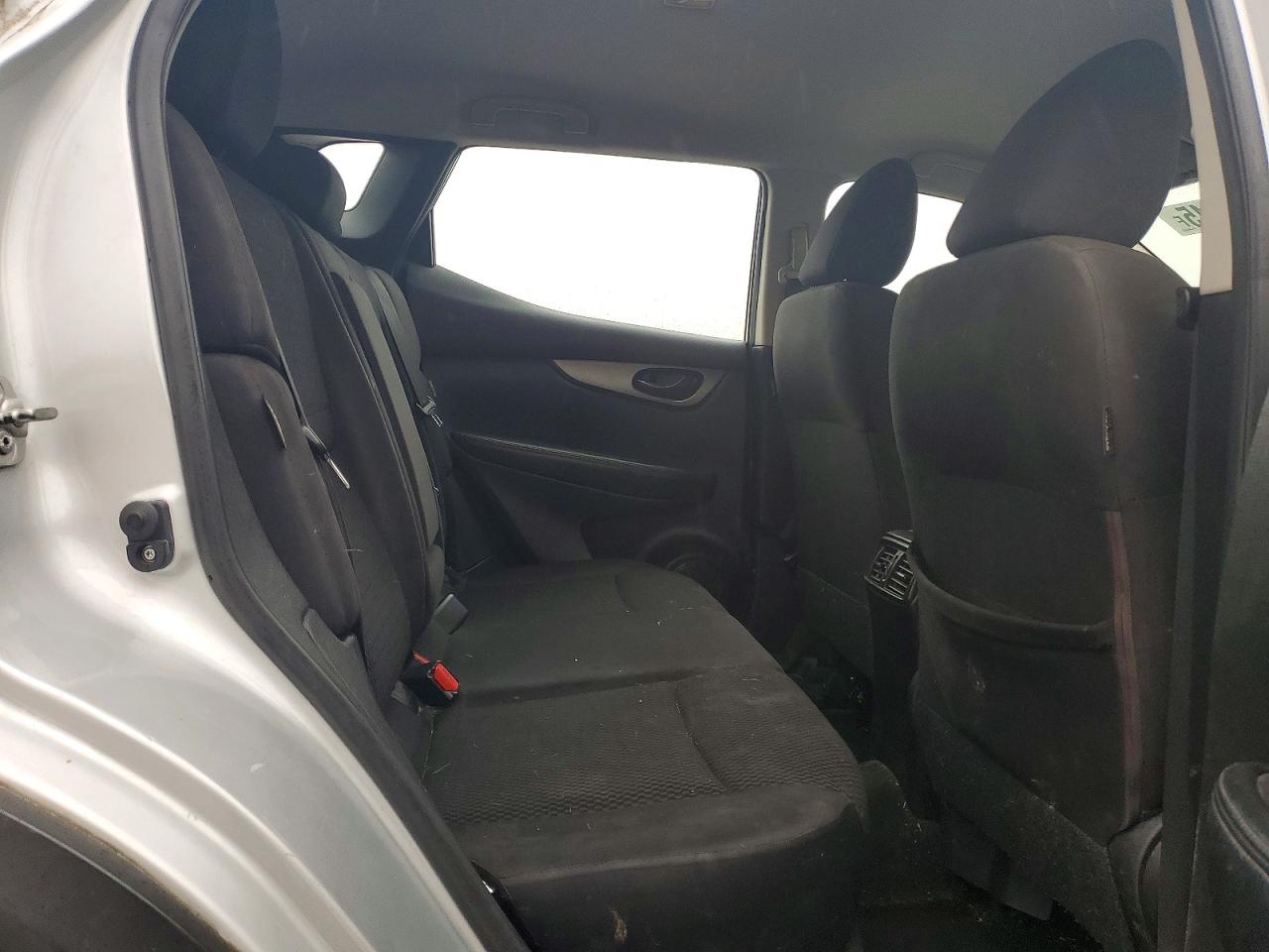 2020 NISSAN ROGUE SPORT S photo 21