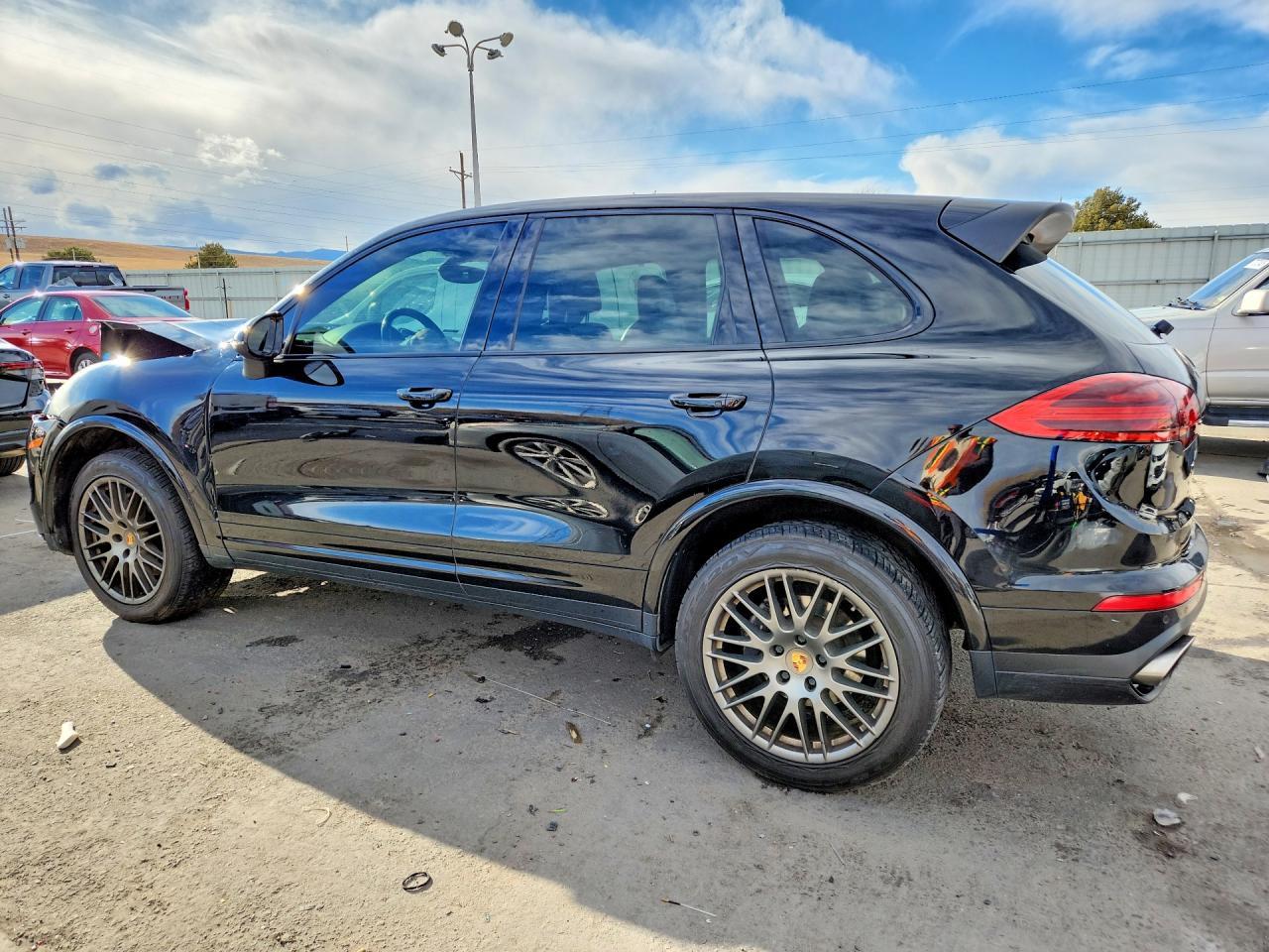2018 PORSCHE CAYENNE photo 2