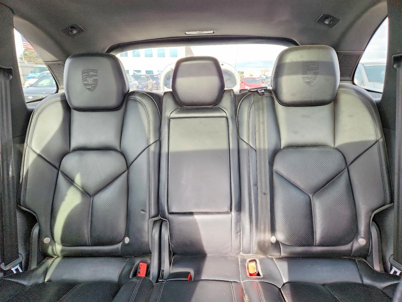 2018 PORSCHE CAYENNE photo 10
