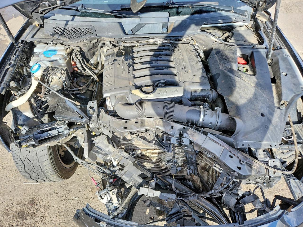 2018 PORSCHE CAYENNE photo 12
