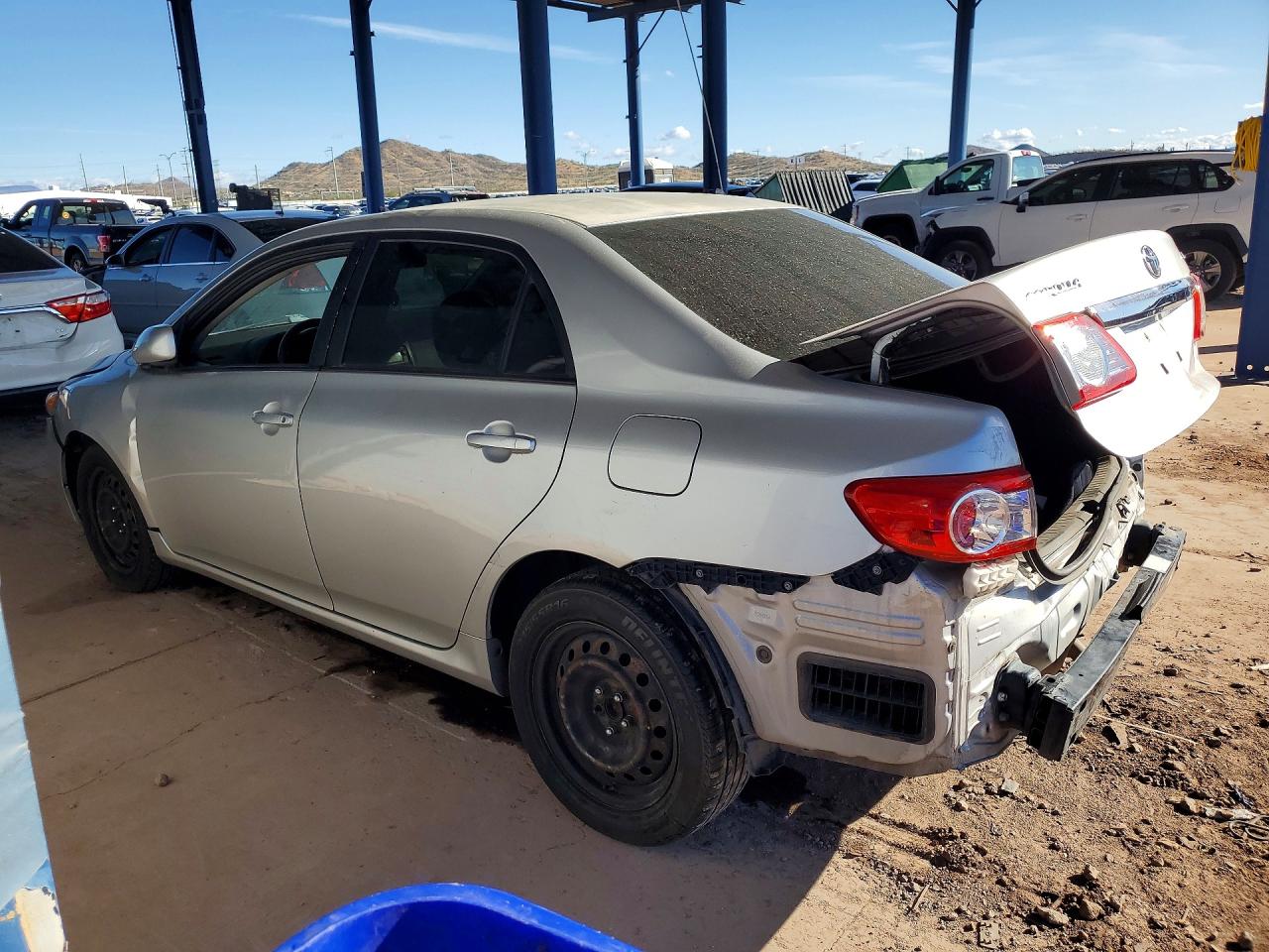 2012 TOYOTA COROLLA BASE photo 3