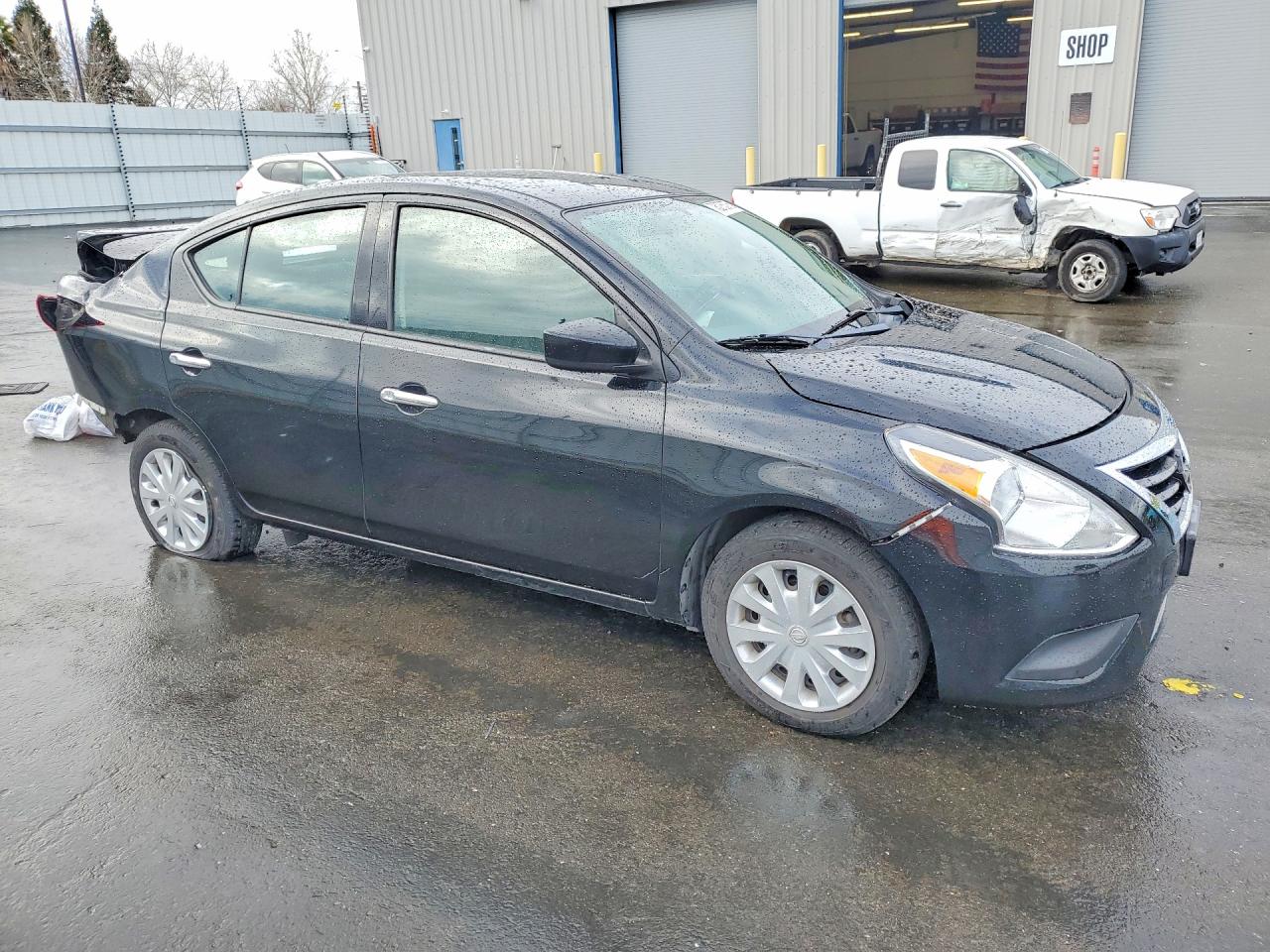 2019 NISSAN VERSA SV photo 4
