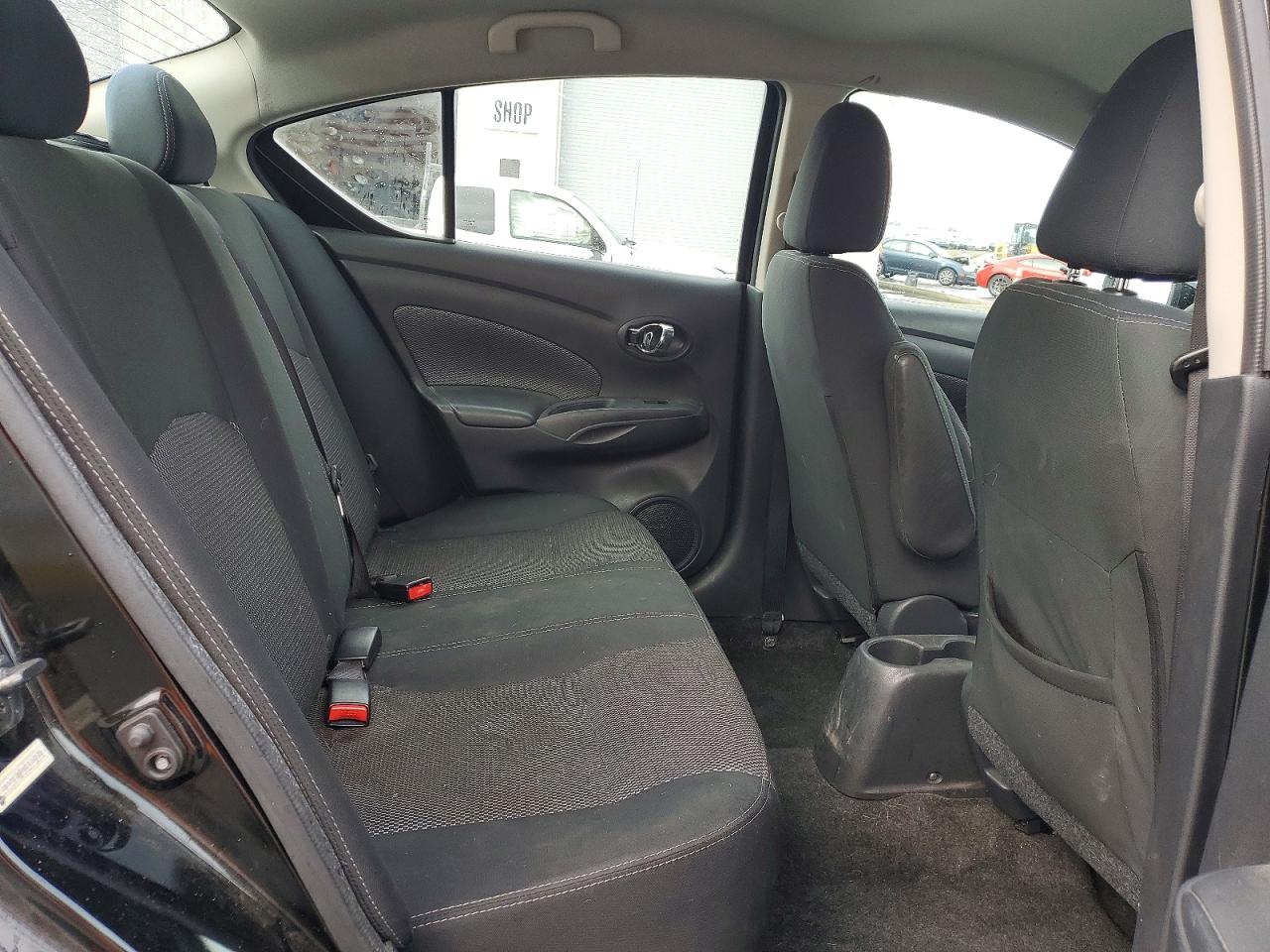 2019 NISSAN VERSA SV photo 10