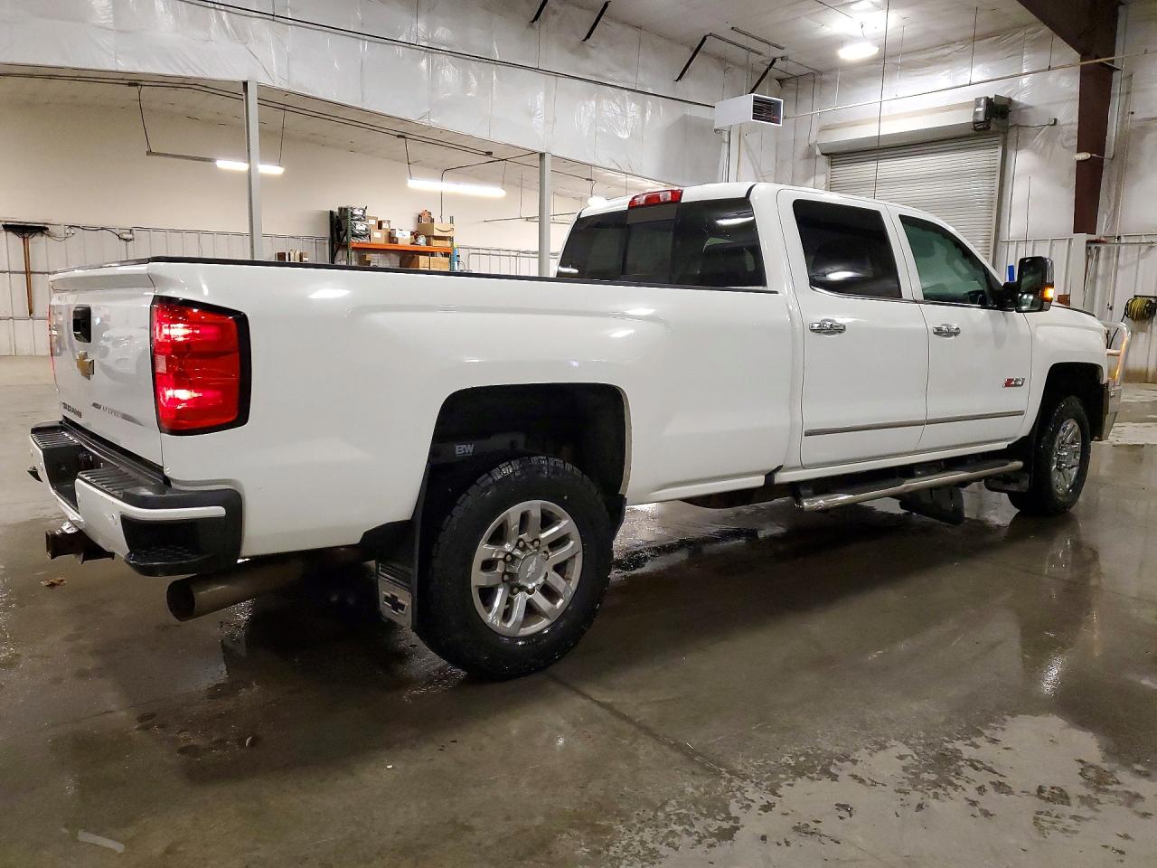 2017 CHEVROLET SILVERADO K3500 LTZ photo 5