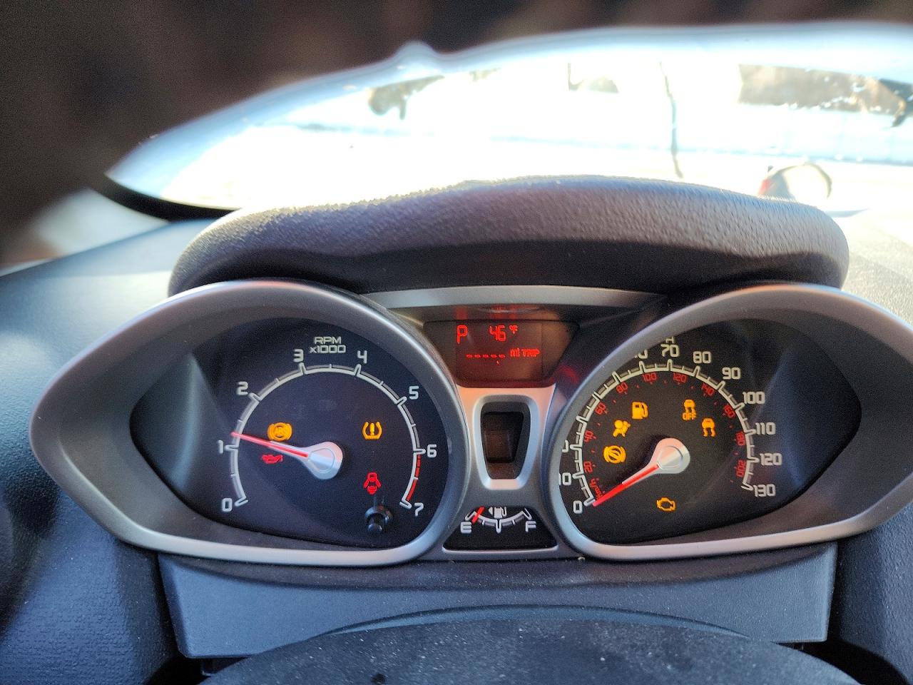 2012 FORD FIESTA SEL photo 9