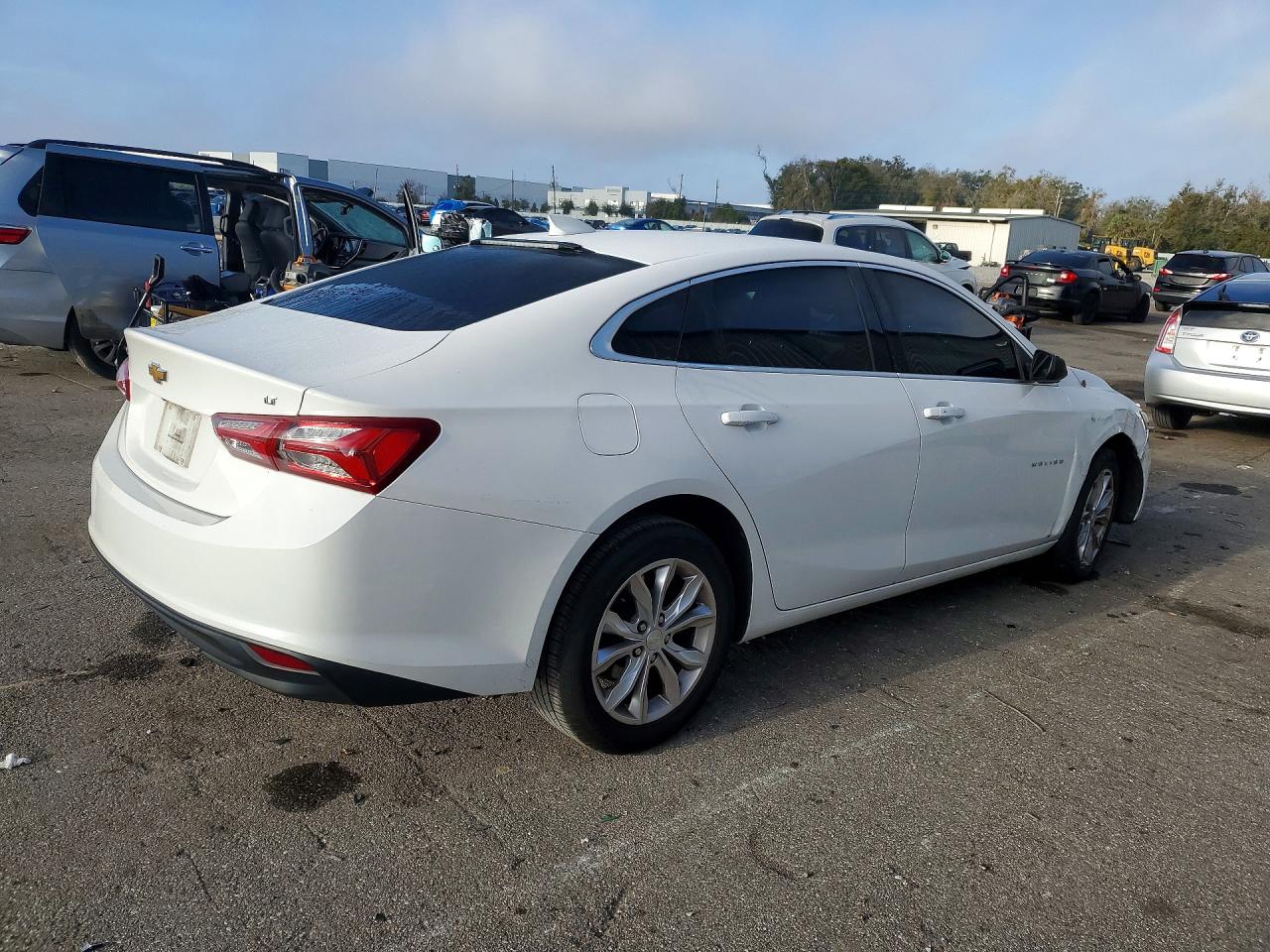 2020 CHEVROLET MALIBU LT photo 5