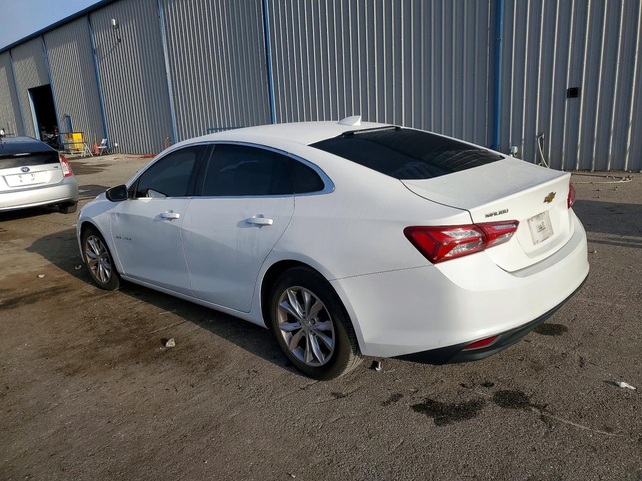 2020 CHEVROLET MALIBU LT photo 3