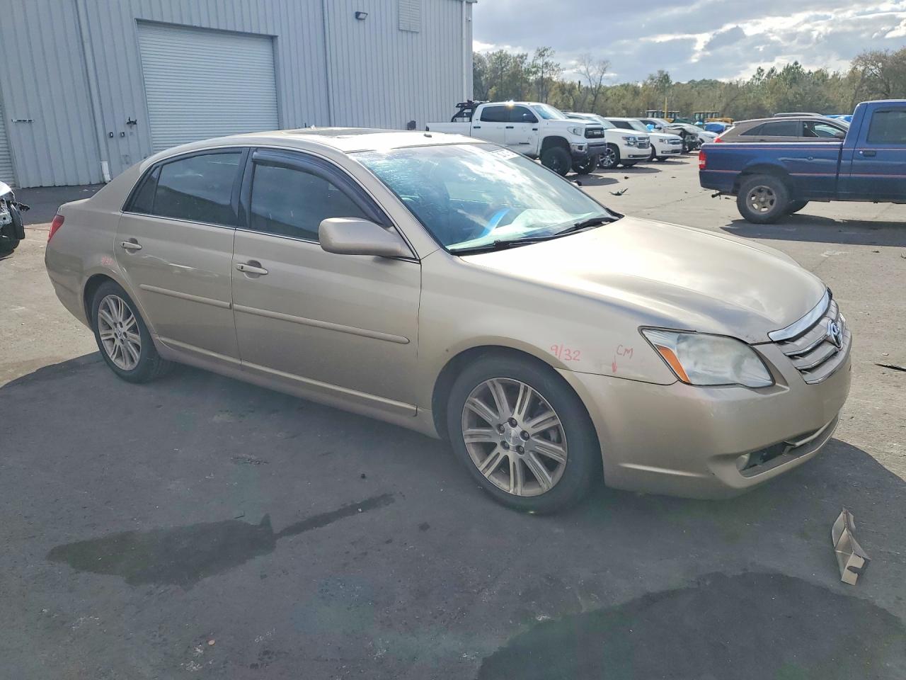 2006 TOYOTA AVALON photo 4