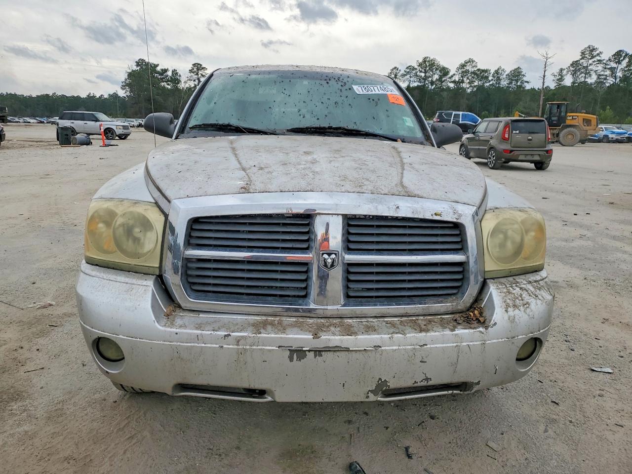 2005 DODGE DAKOTA QUAD SLT photo 13