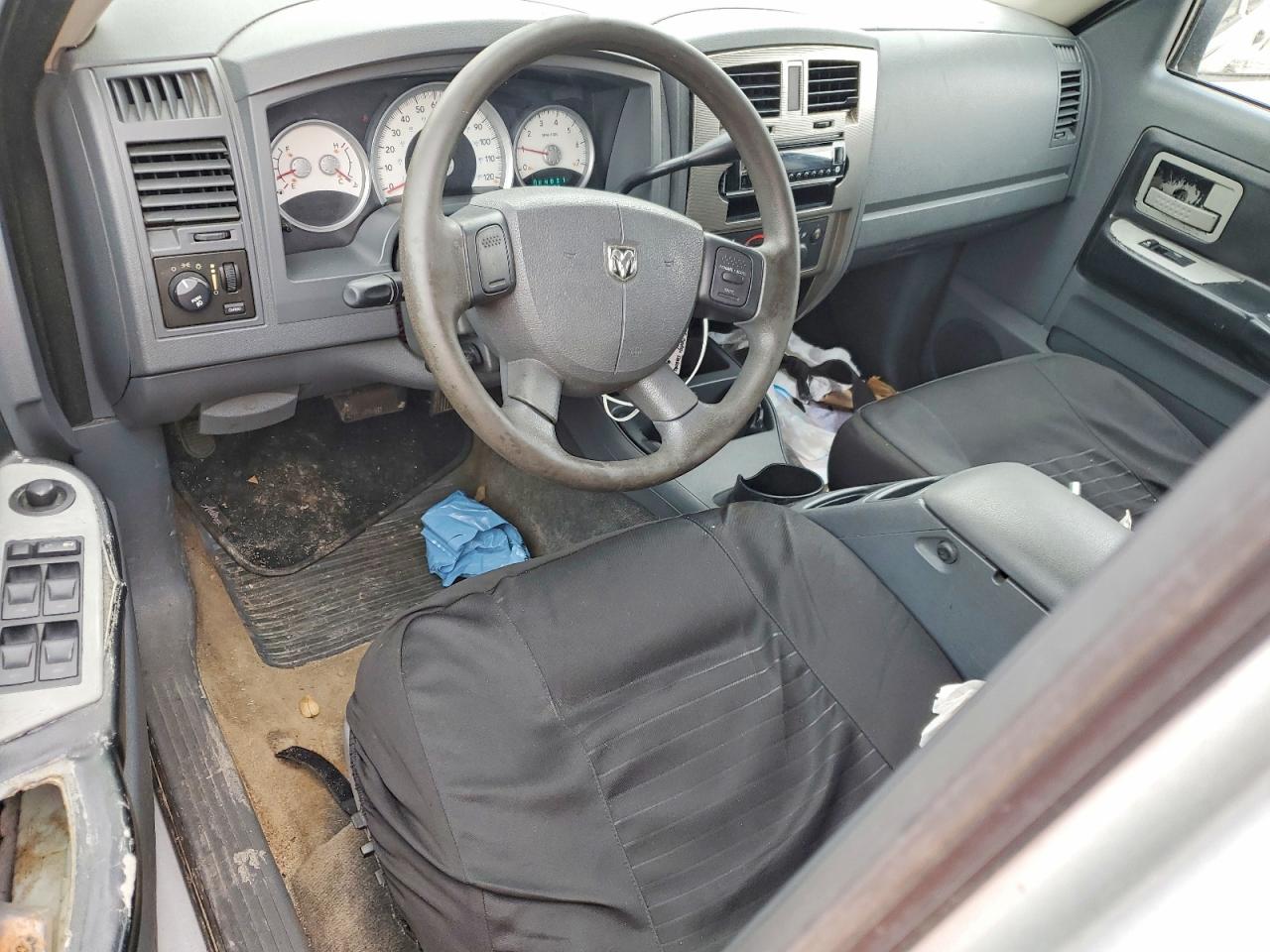2005 DODGE DAKOTA QUAD SLT photo 22