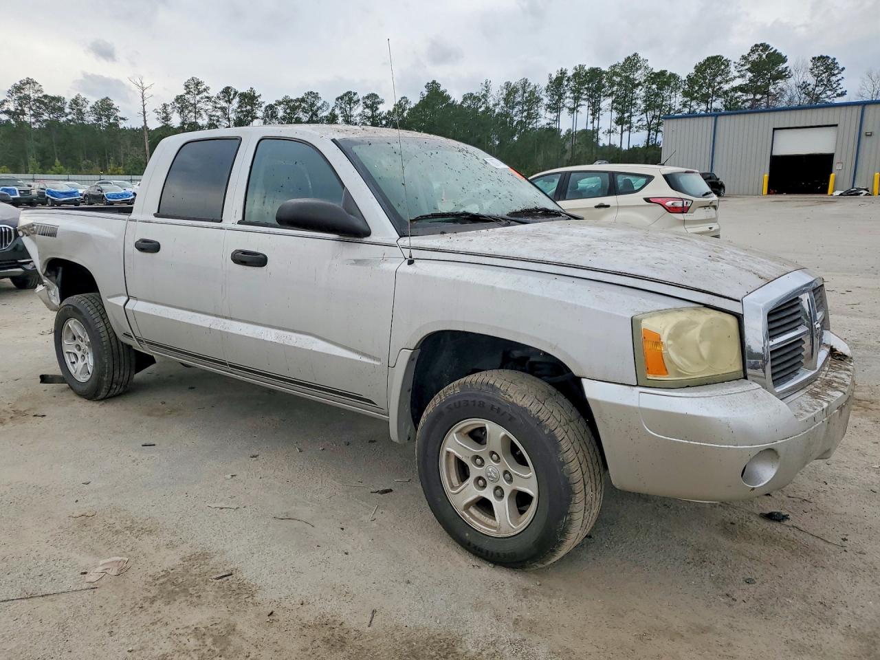 2005 DODGE DAKOTA QUAD SLT photo 10