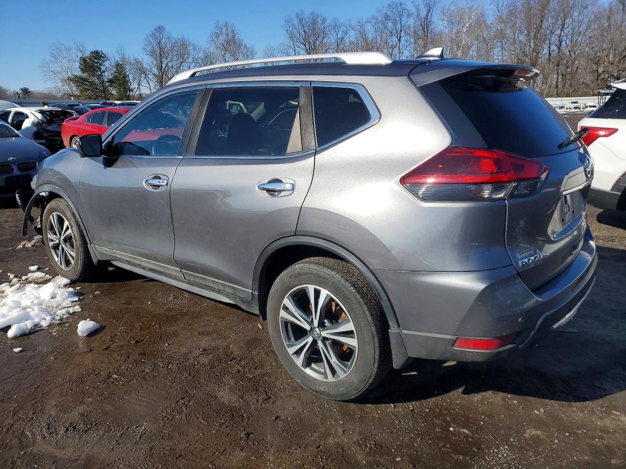 2019 NISSAN ROGUE SV photo 2