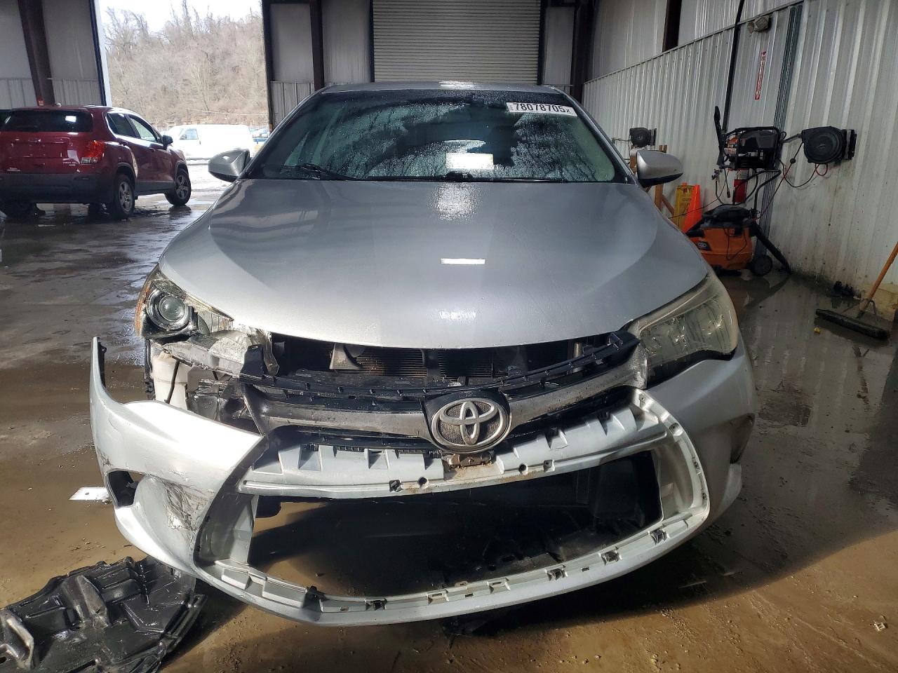 2015 TOYOTA CAMRY SE photo 13