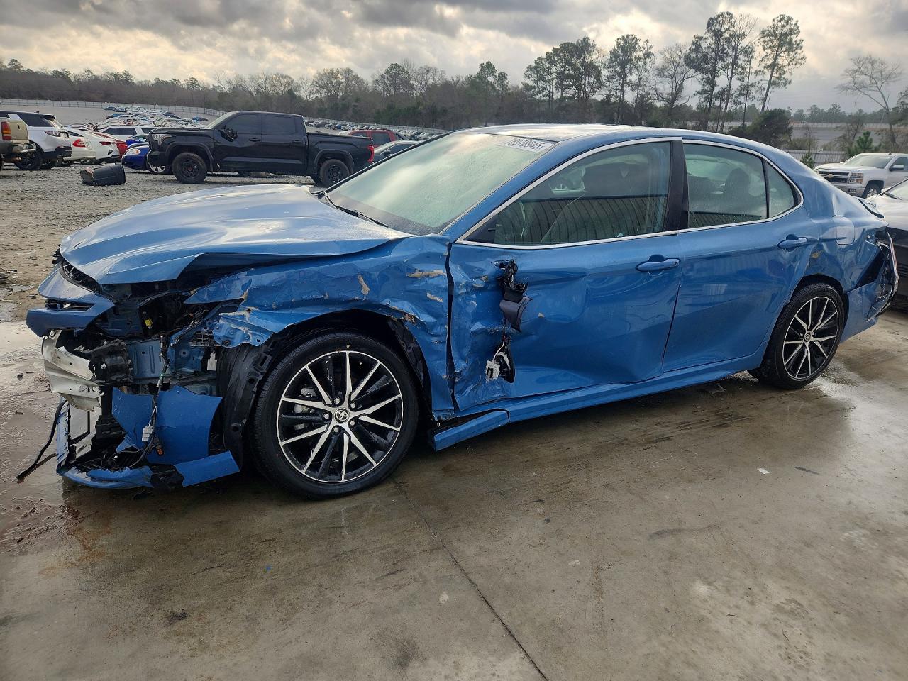 2024 TOYOTA CAMRY
