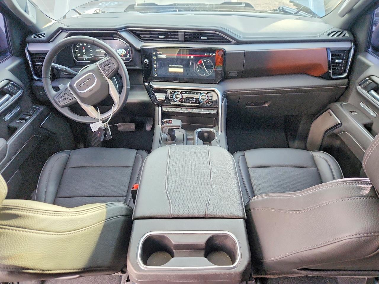 2025 GMC SIERRA K1500 DENALI photo 8
