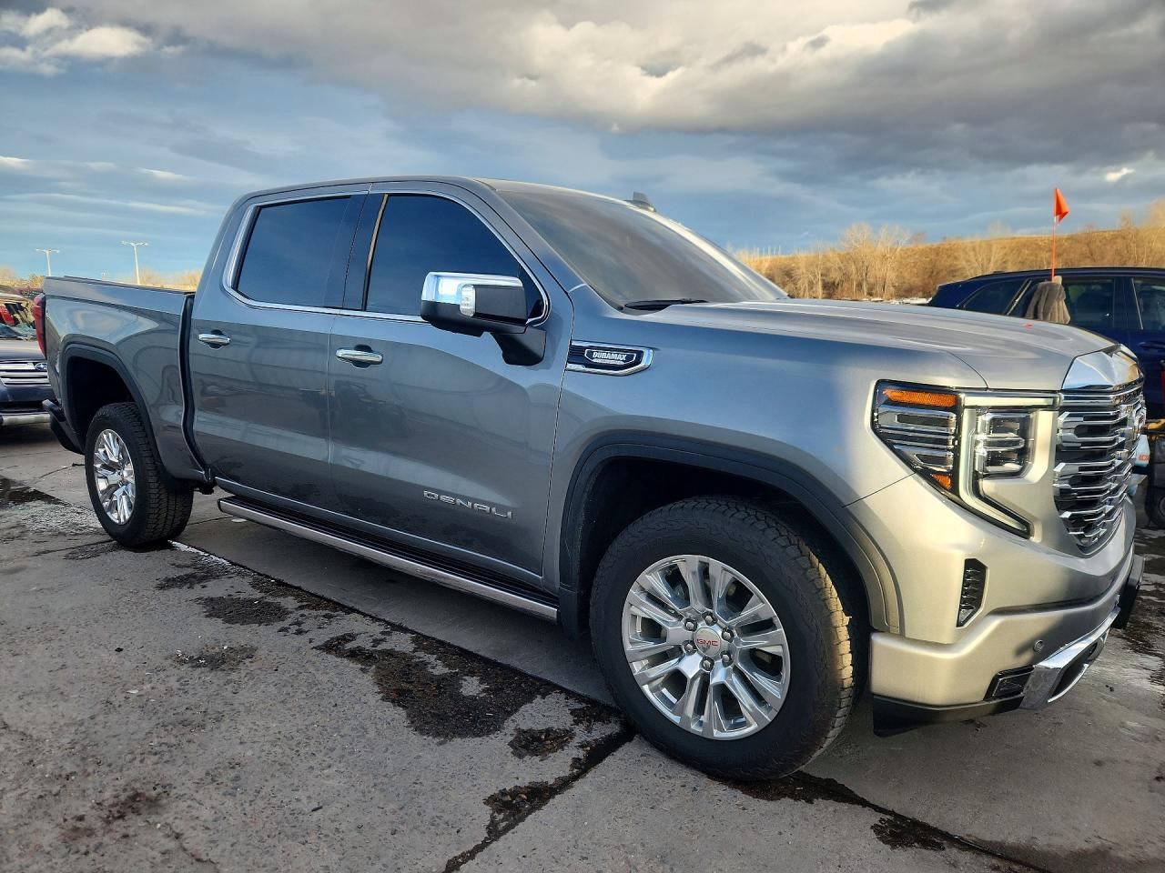 2025 GMC SIERRA K1500 DENALI photo 4