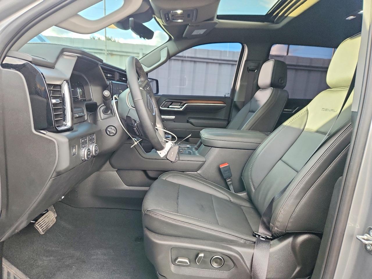 2025 GMC SIERRA K1500 DENALI photo 7