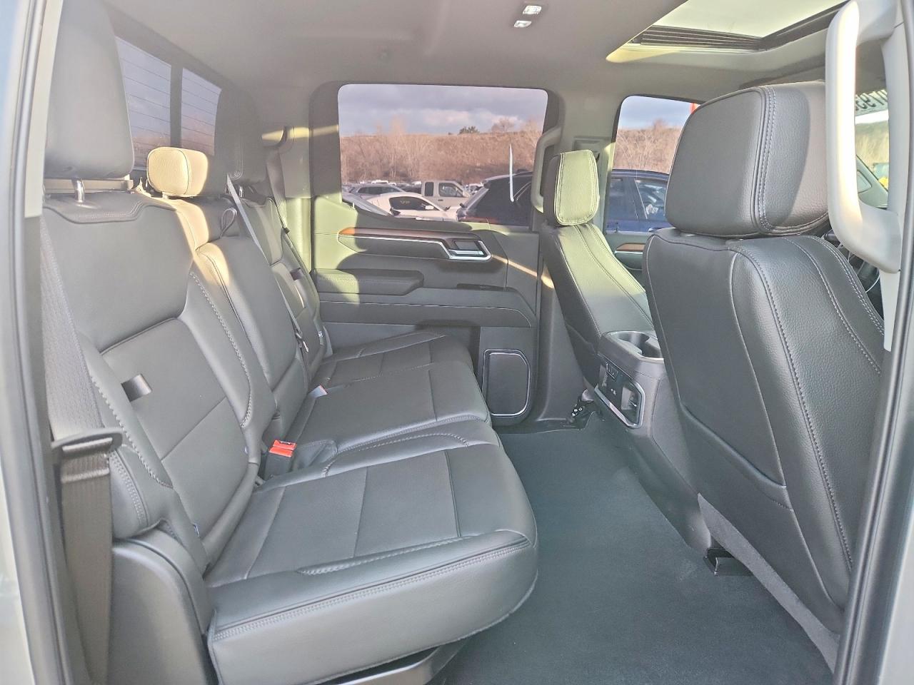 2025 GMC SIERRA K1500 DENALI photo 10