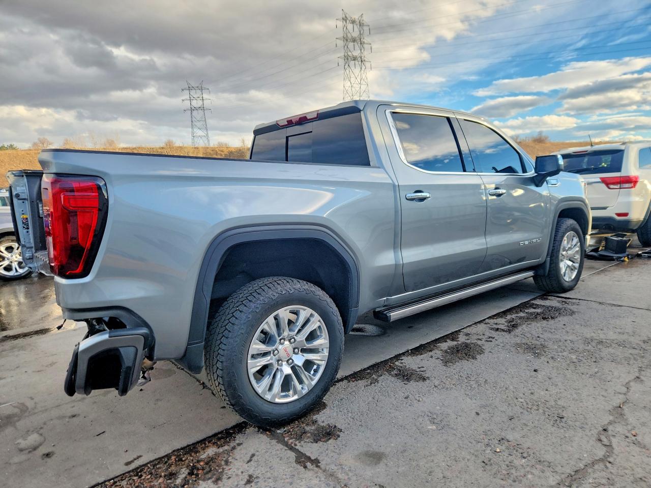 2025 GMC SIERRA K1500 DENALI photo 3