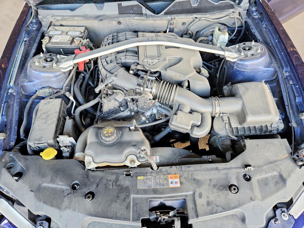 2012 FORD MUSTANG photo 11