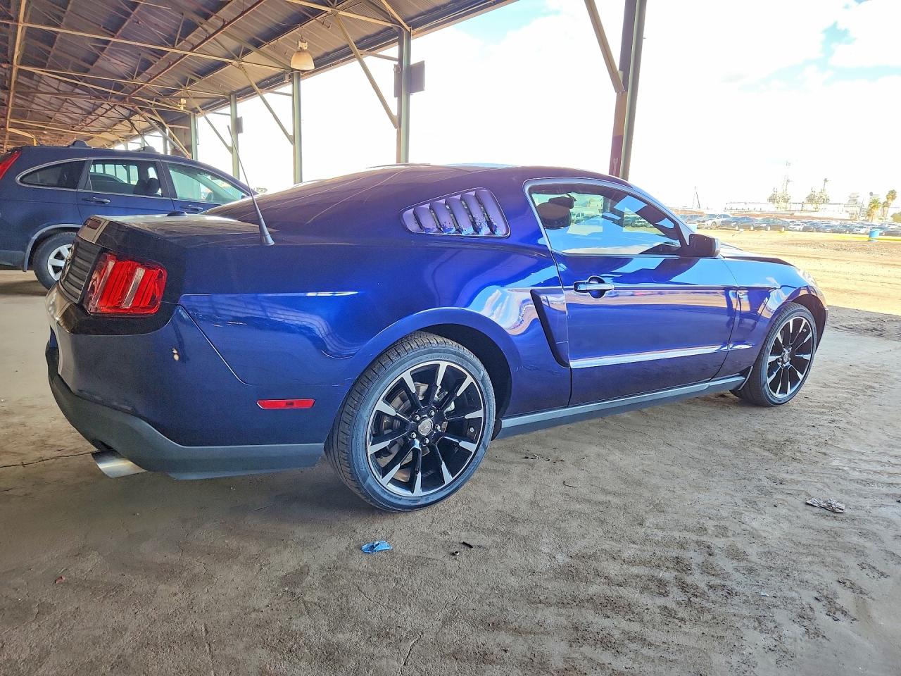 2012 FORD MUSTANG photo 3