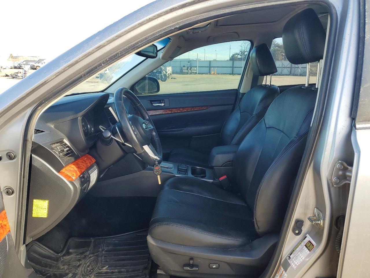 2011 SUBARU OUTBACK 2.5I LIMITED photo 13