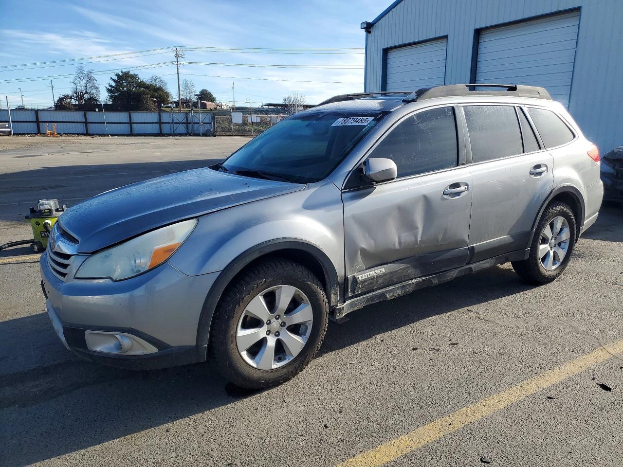 2011 SUBARU OUTBACK