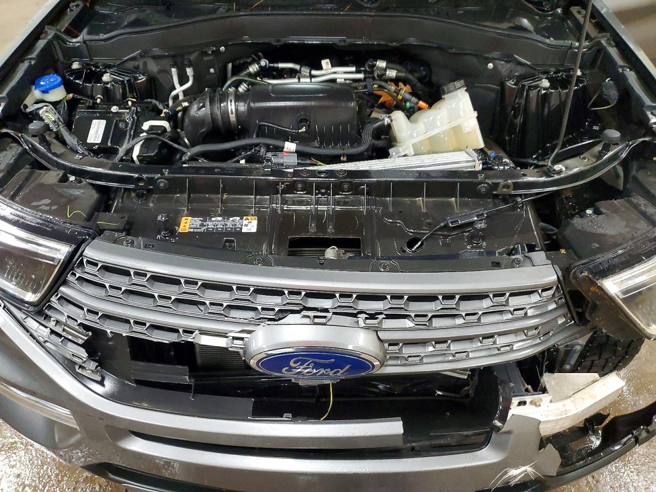 2021 FORD EXPLORER XLT photo 23