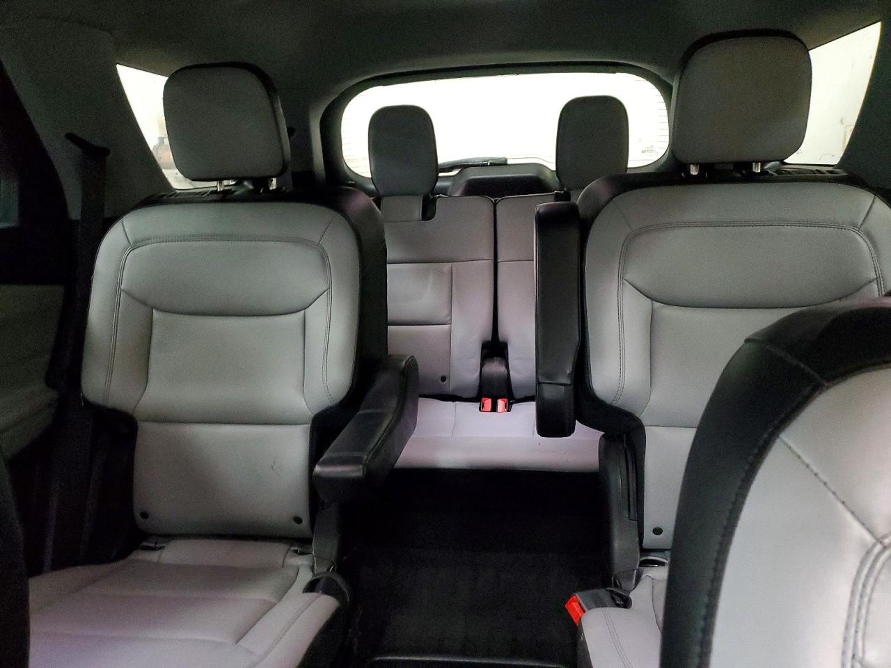 2021 FORD EXPLORER XLT photo 19