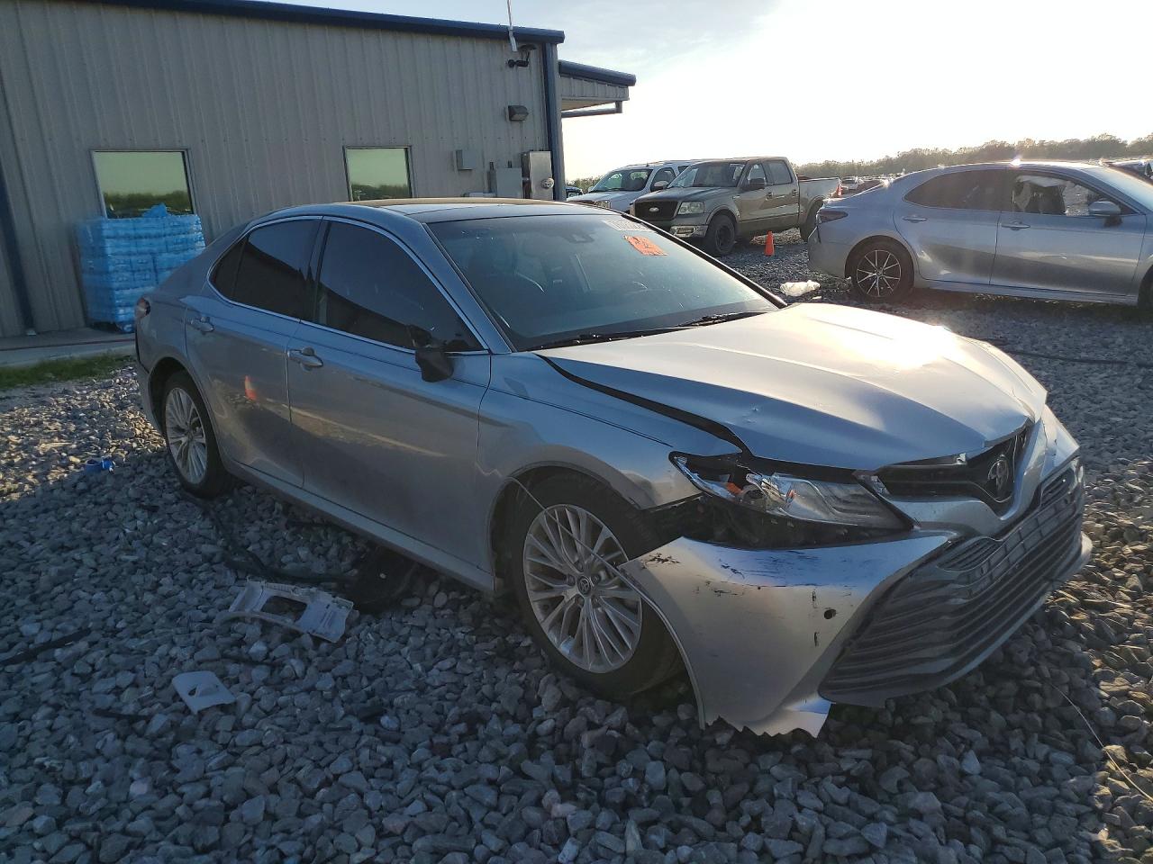 2020 TOYOTA CAMRY XLE photo 10