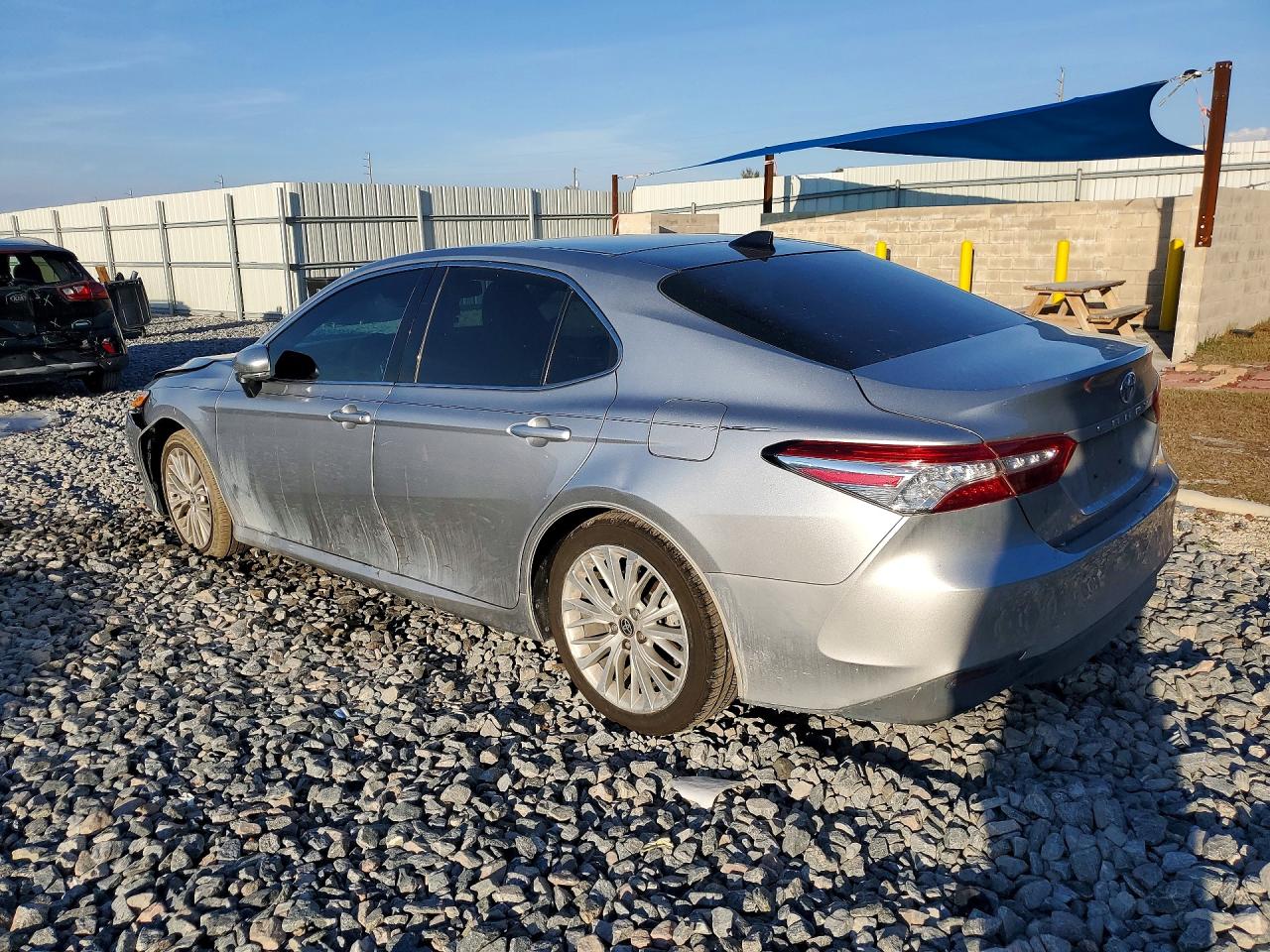 2020 TOYOTA CAMRY XLE photo 4