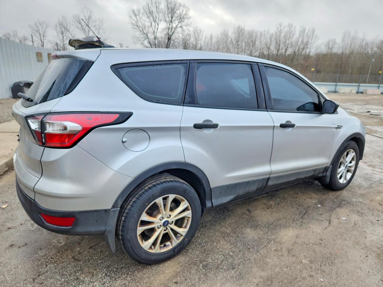 2017 FORD ESCAPE S photo 5