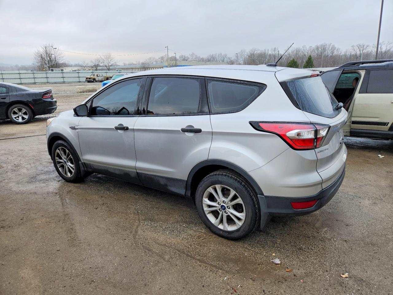 2017 FORD ESCAPE S photo 3