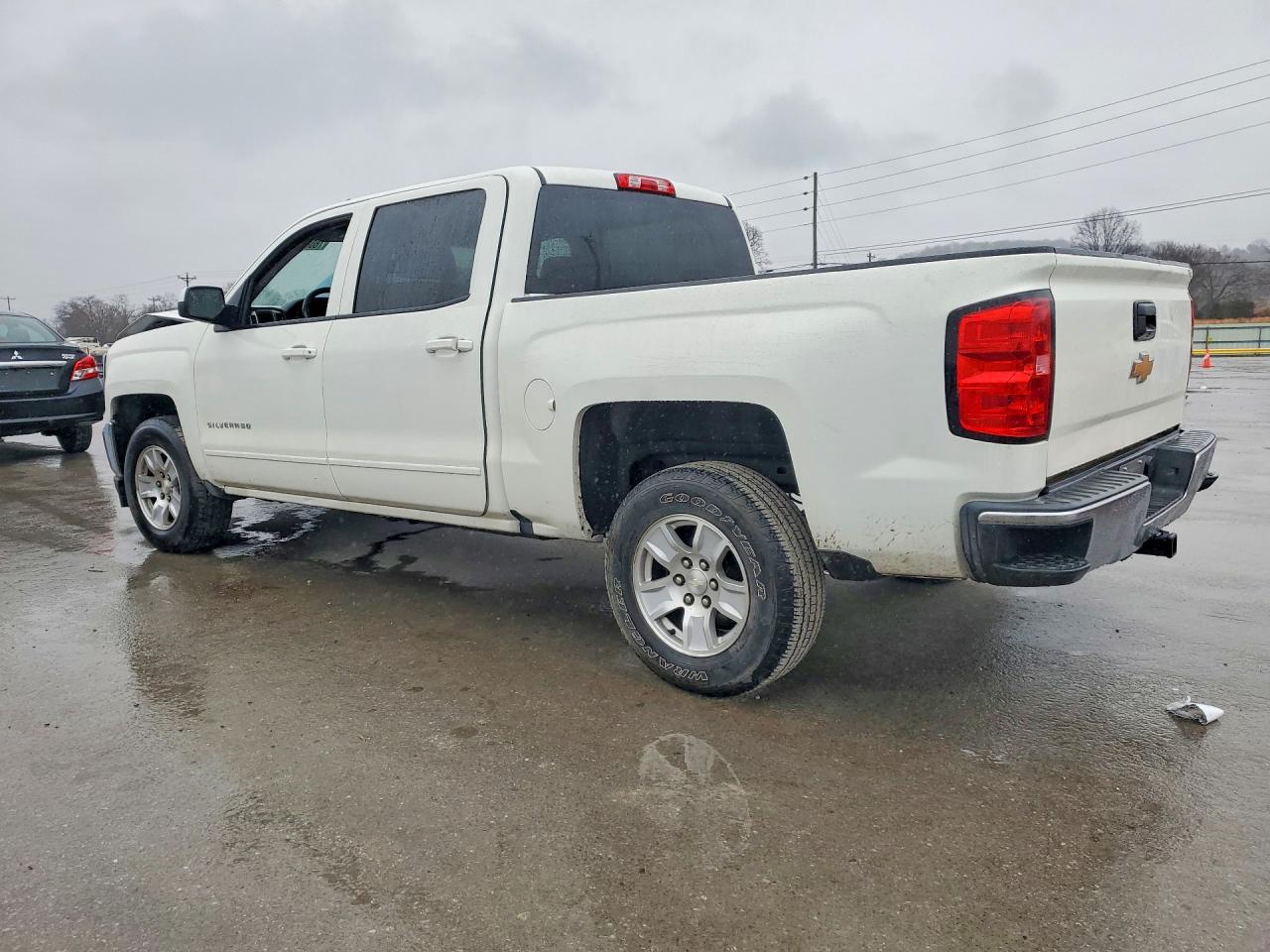 2018 CHEVROLET SILVERADO C1500 LT photo 2