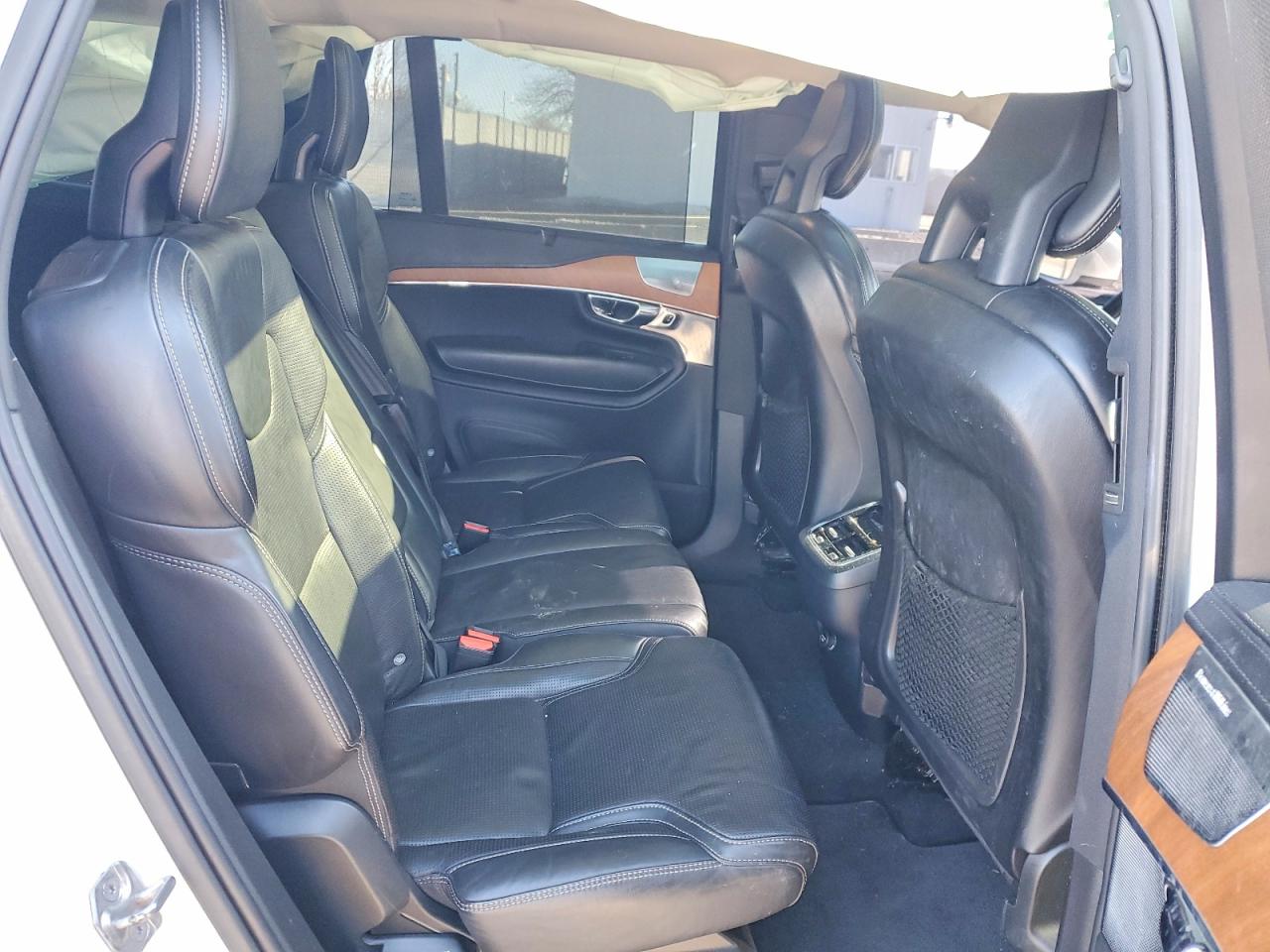 2016 VOLVO XC90 T6 photo 31