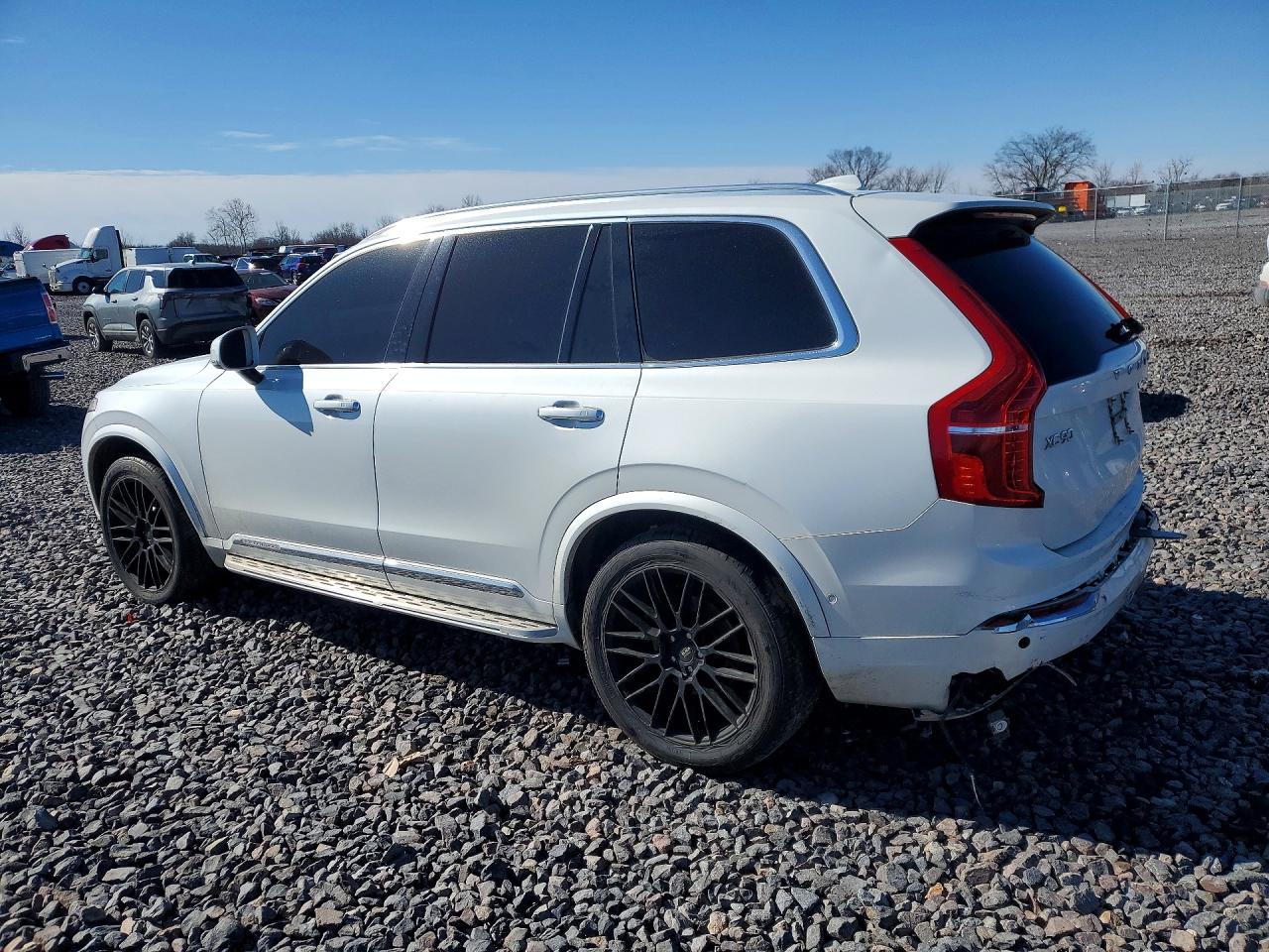 2016 VOLVO XC90 T6 photo 4