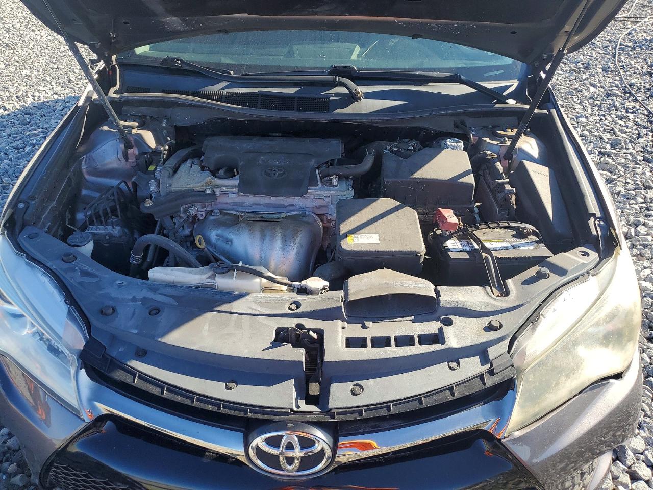 2016 TOYOTA CAMRY SE photo 11