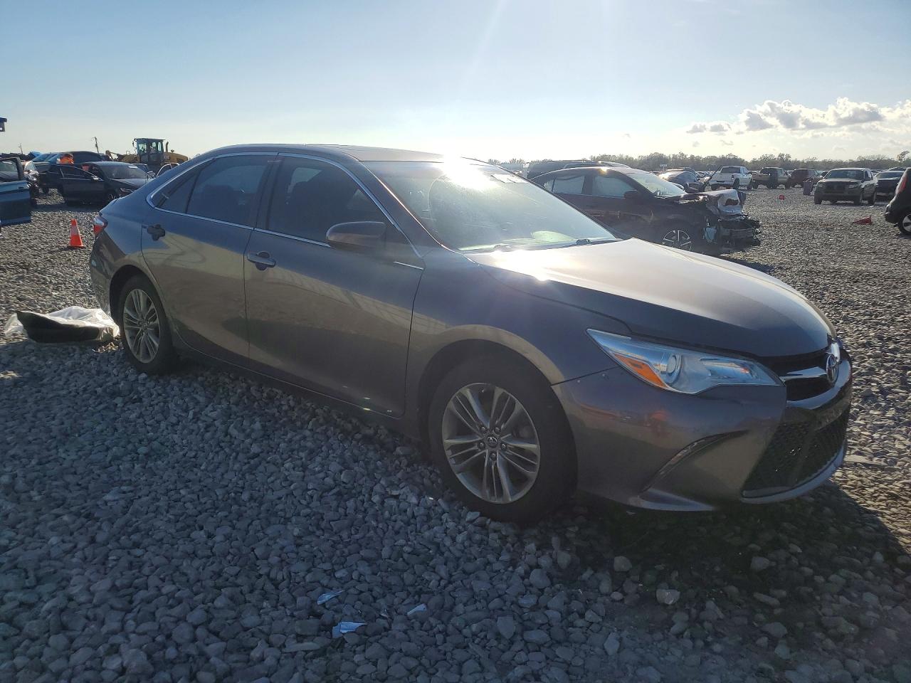 2016 TOYOTA CAMRY SE photo 4