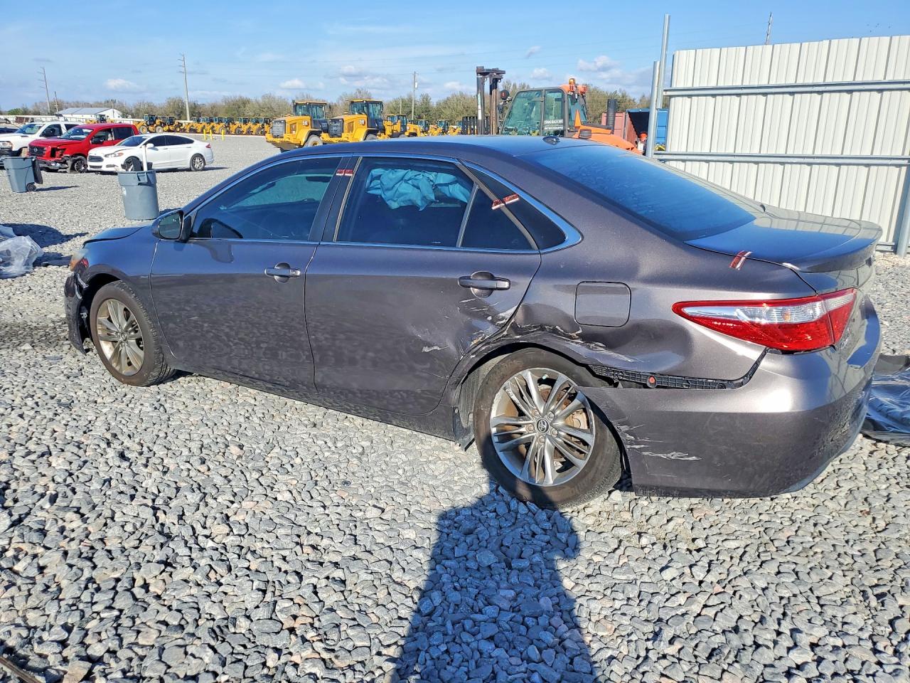 2016 TOYOTA CAMRY SE photo 2