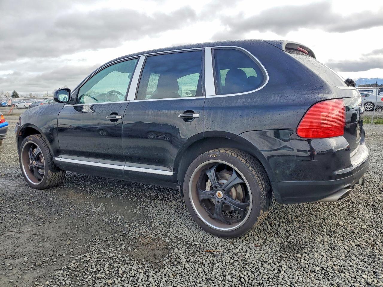 2005 PORSCHE CAYENNE S photo 4
