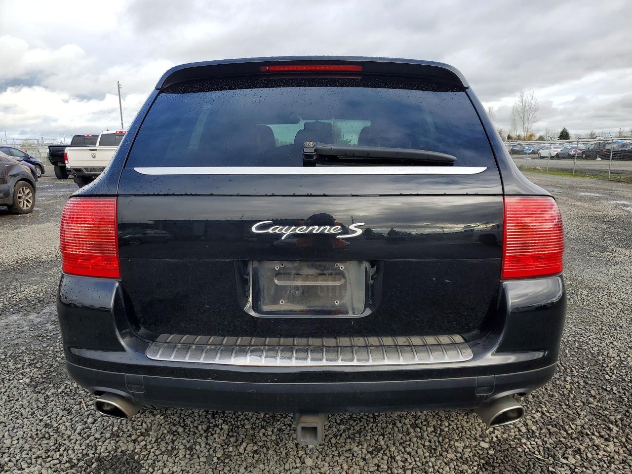 2005 PORSCHE CAYENNE S photo 16