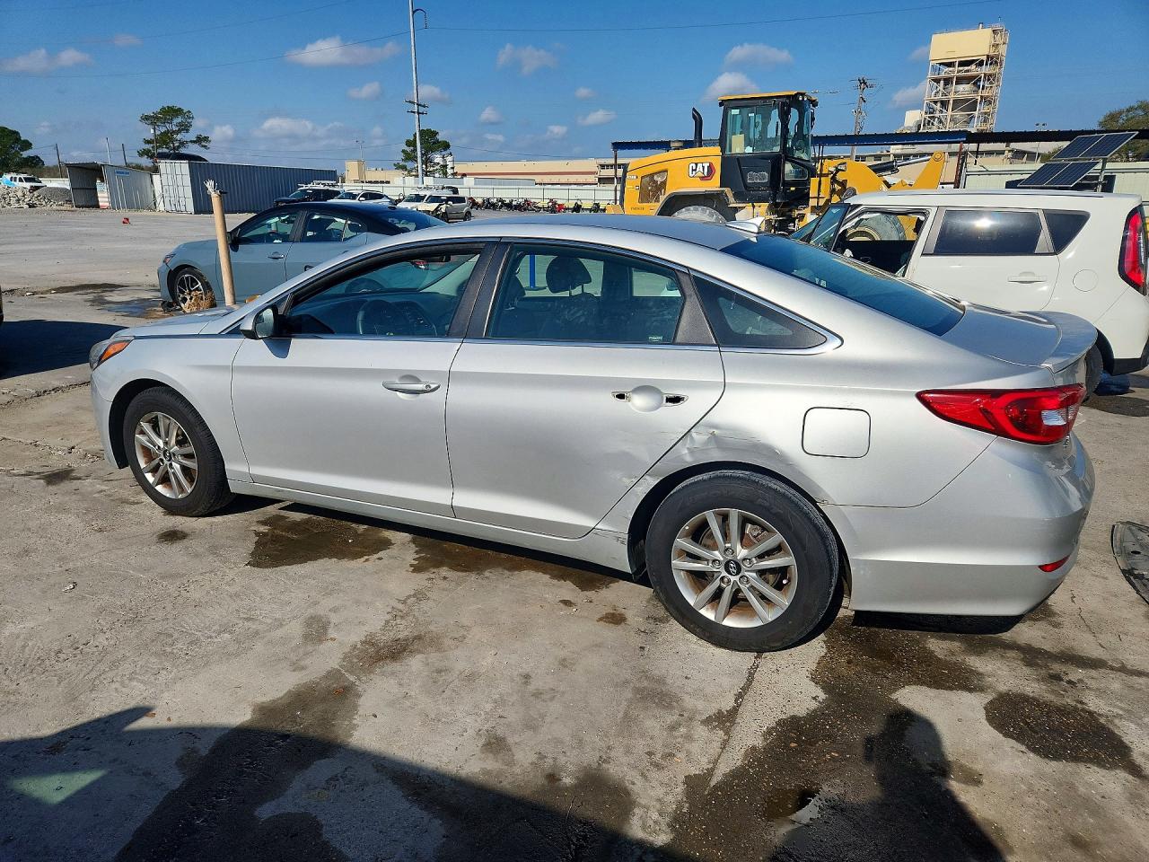 2017 HYUNDAI SONATA BASE photo 2