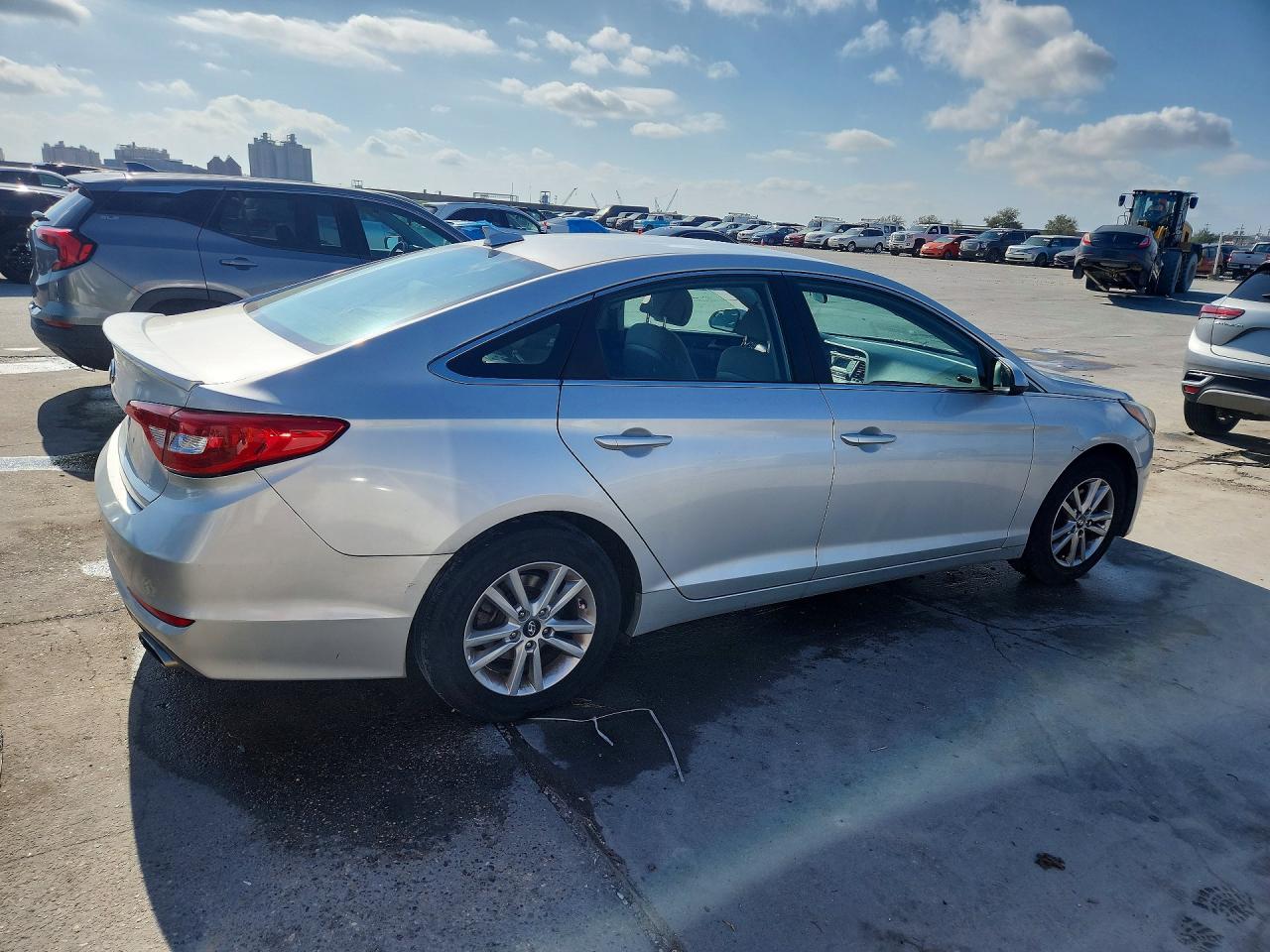 2017 HYUNDAI SONATA BASE photo 3