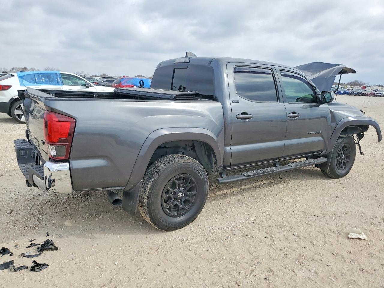 2022 TOYOTA TACOMA photo 3