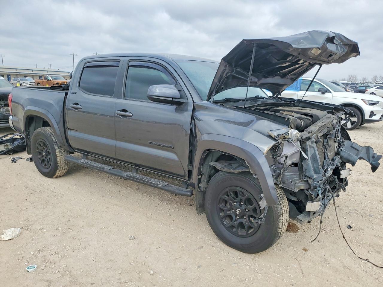2022 TOYOTA TACOMA photo 4