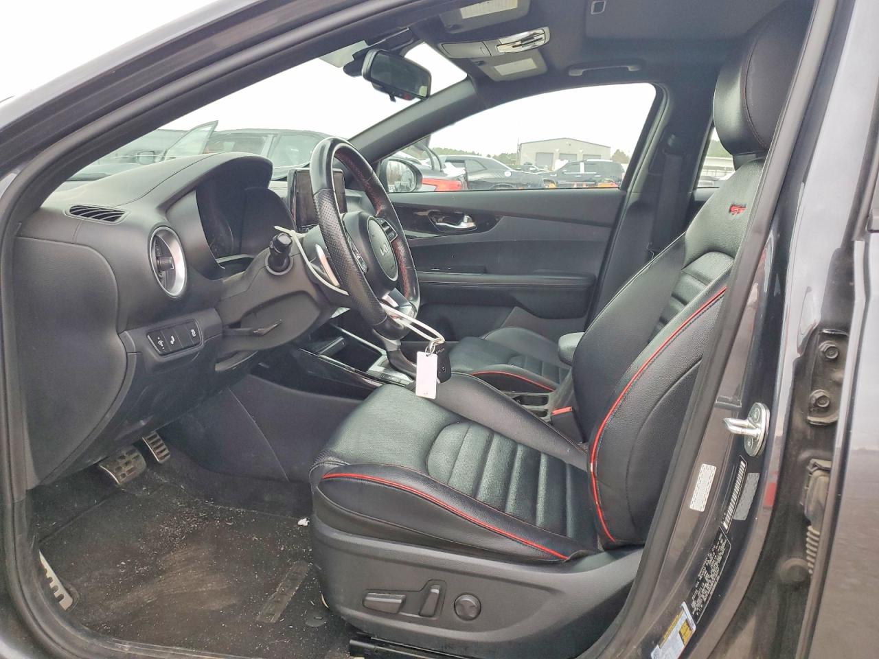 2023 KIA FORTE GT photo 13