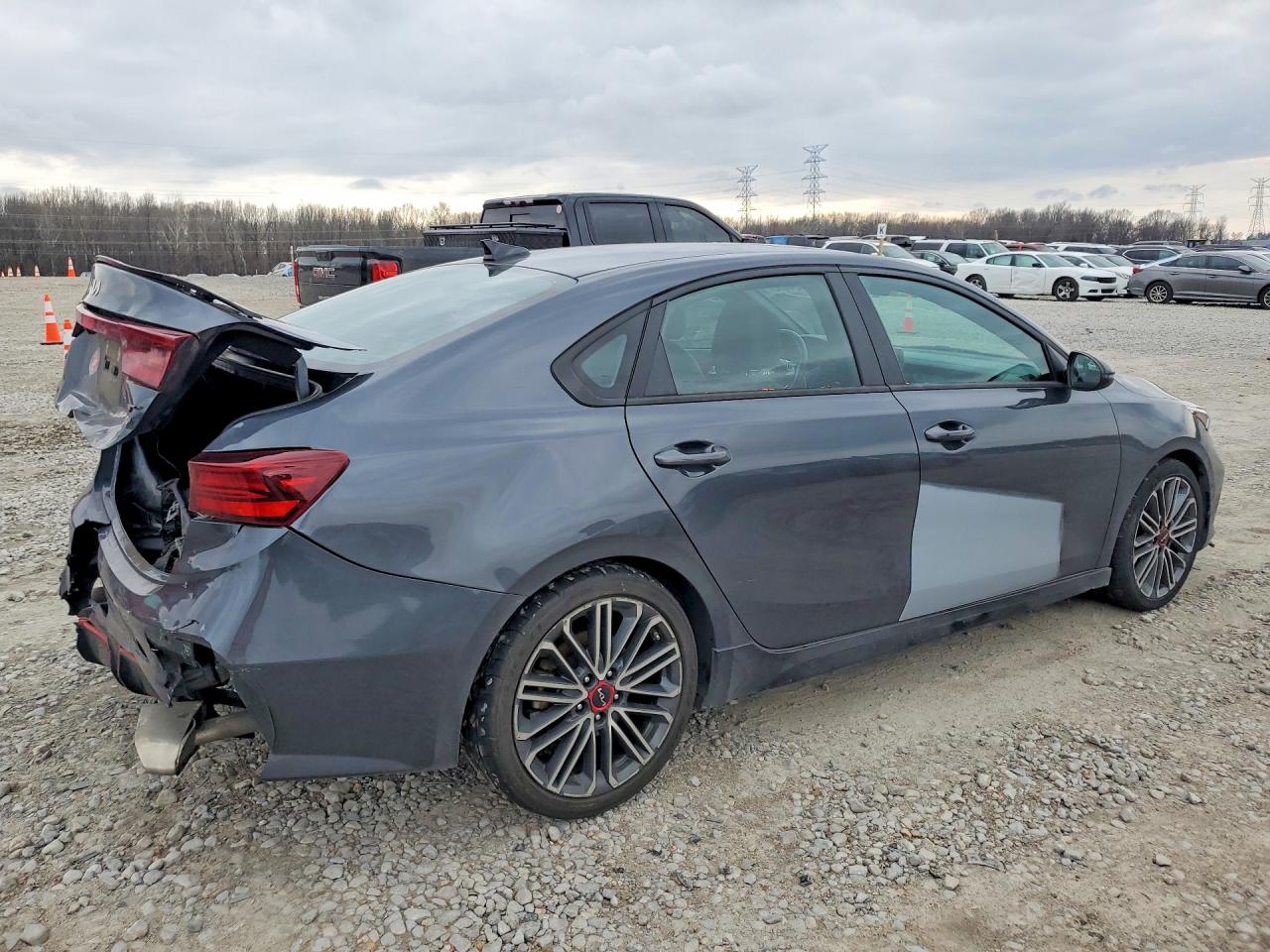 2023 KIA FORTE GT photo 5
